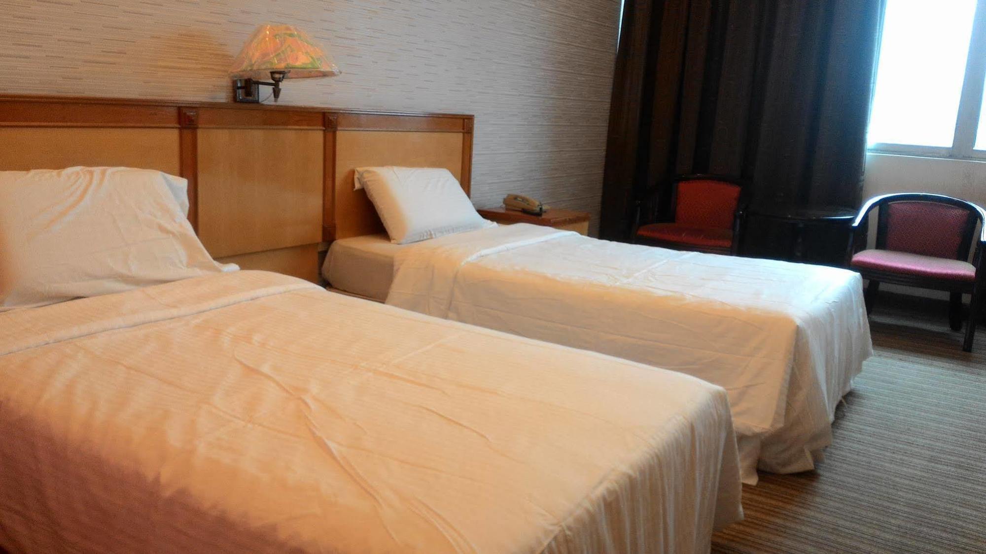 Garden Hotel Batu Pahat Esterno foto
